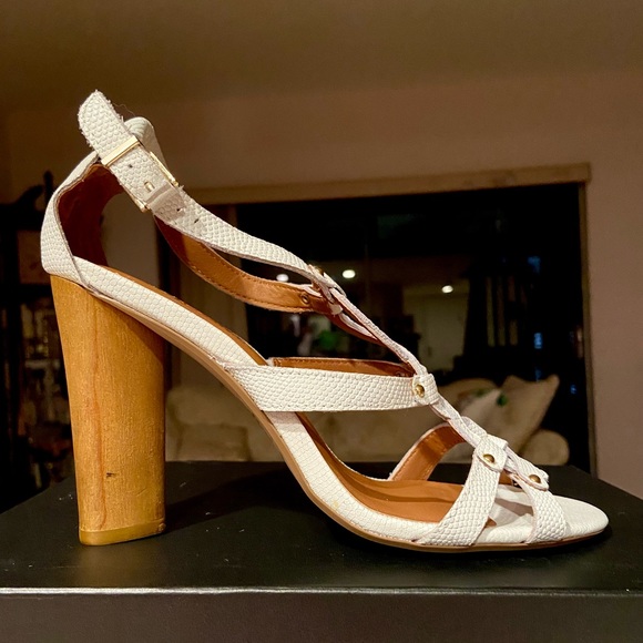 WHITE STRAPPY LEATHER SANDALS  HEELS — NEW — SIZE 8 - Picture 7 of 17